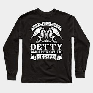 DETTY Long Sleeve T-Shirt